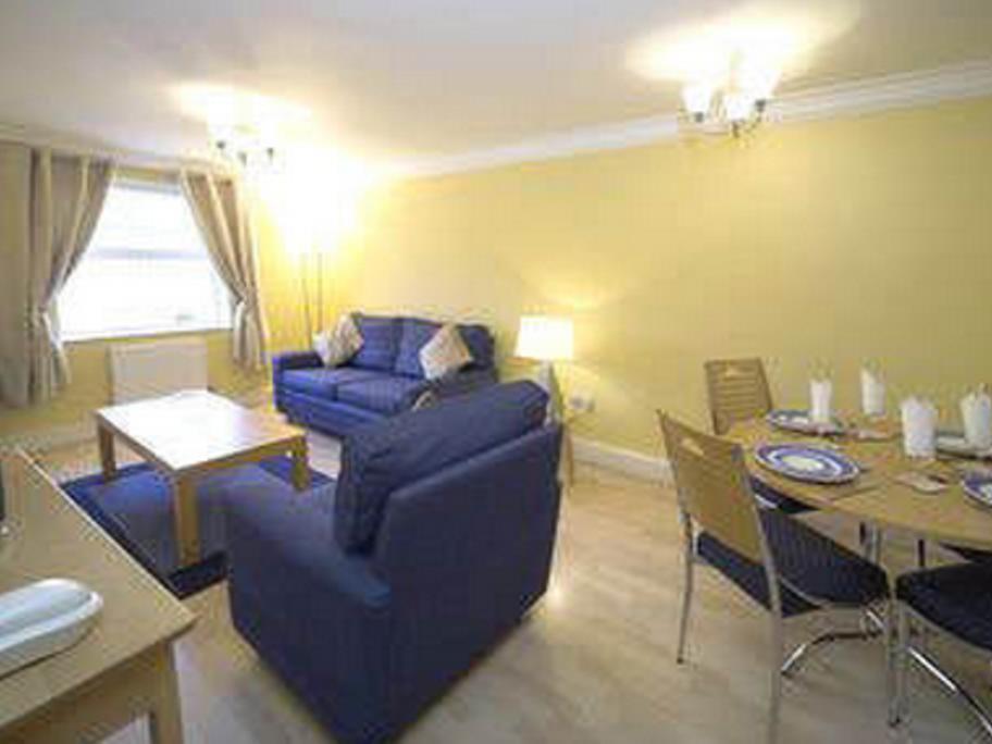 Hof - Stanshawe Court Apartments Reading Dış mekan fotoğraf
